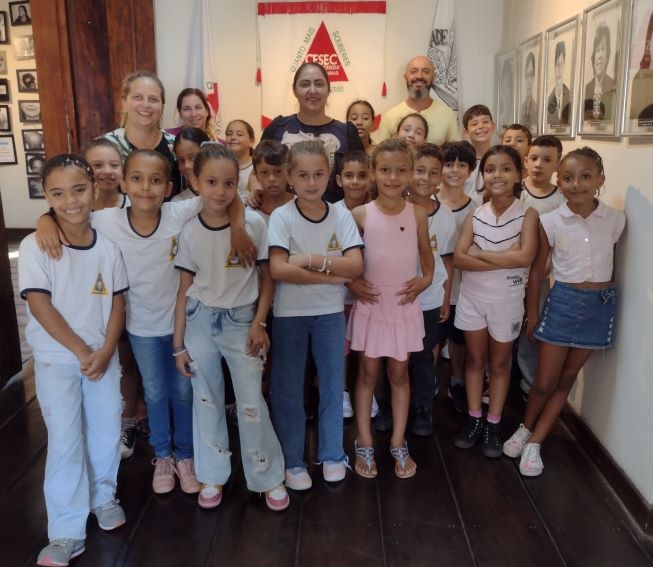 api-modulos/fotos/img/galeria_cat_culturais_490/490/13096/VISITA GUIADA POR GUSTAVO, ESCOLA M. V.  BOSCO MENDONÇA, PROF. DÉBORA, 23.10.2024(11).jpg